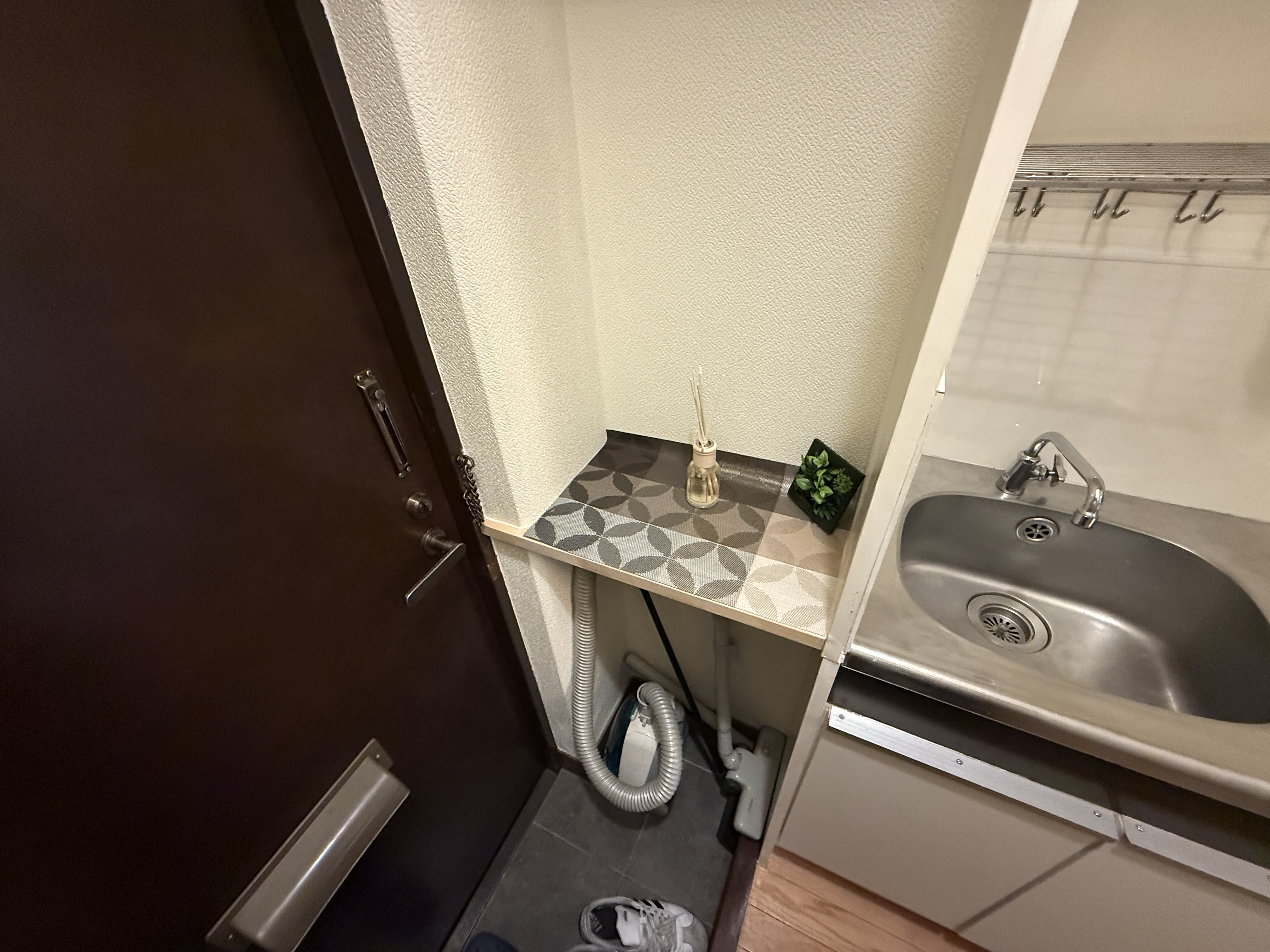 東大阪市永和1丁目賃貸マンション・貸事務所玄関収納